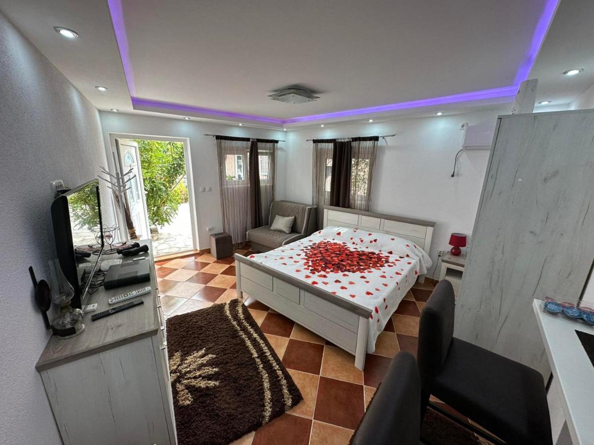 Sunshine Apartment With Private Pool And Parking Kotor Exterior photo